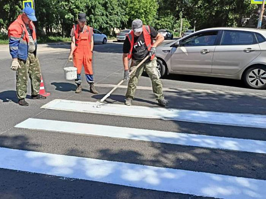 В Иванове подкрашивают пешеходные переходы